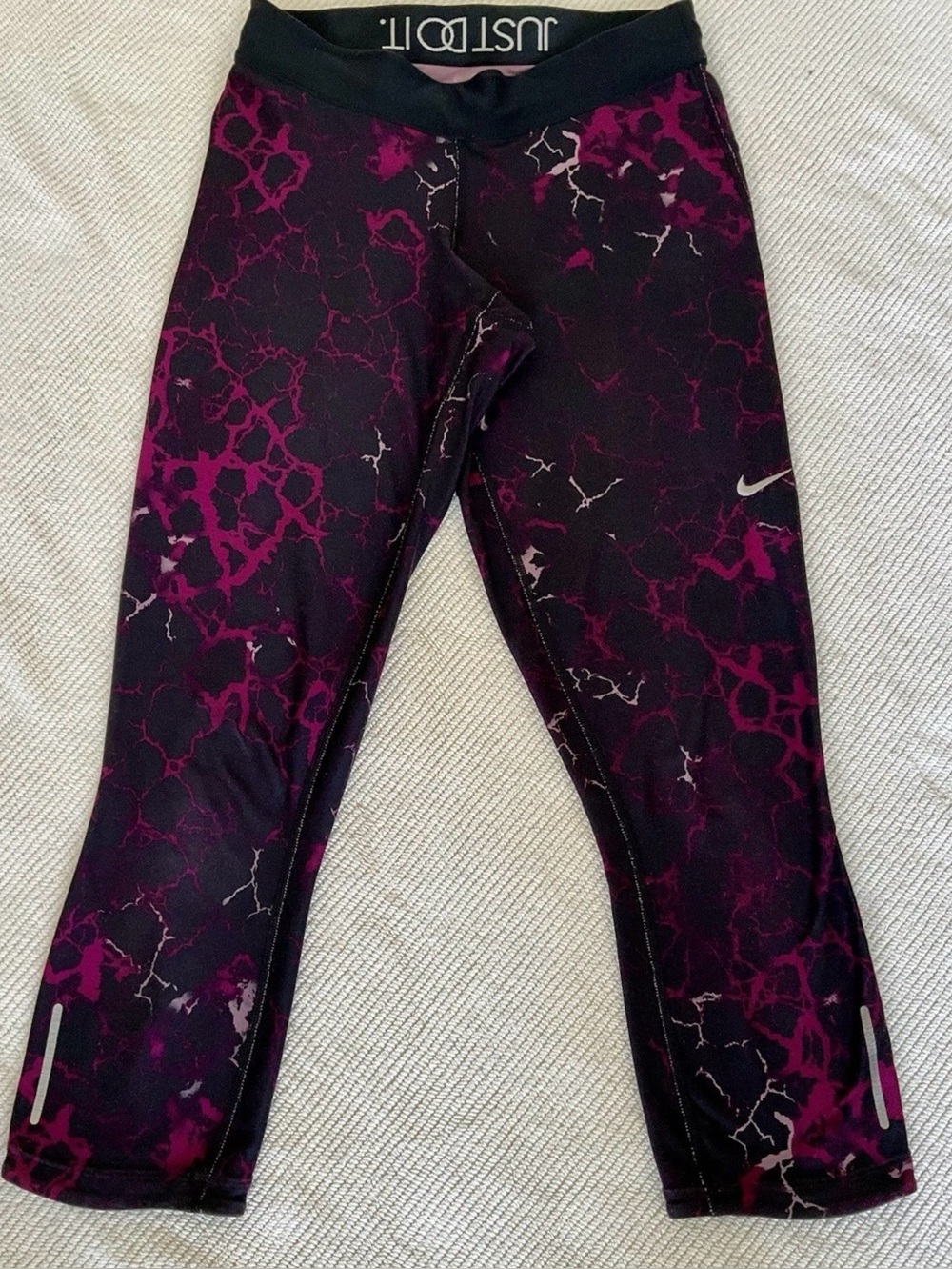 Nike Dri-Fit Pro Training Crop Leggings with Red Marble Print- Women’s S